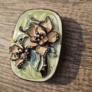 Vintage ARGENTO SC Floral Enamel Green White Cloisonné Pill Box